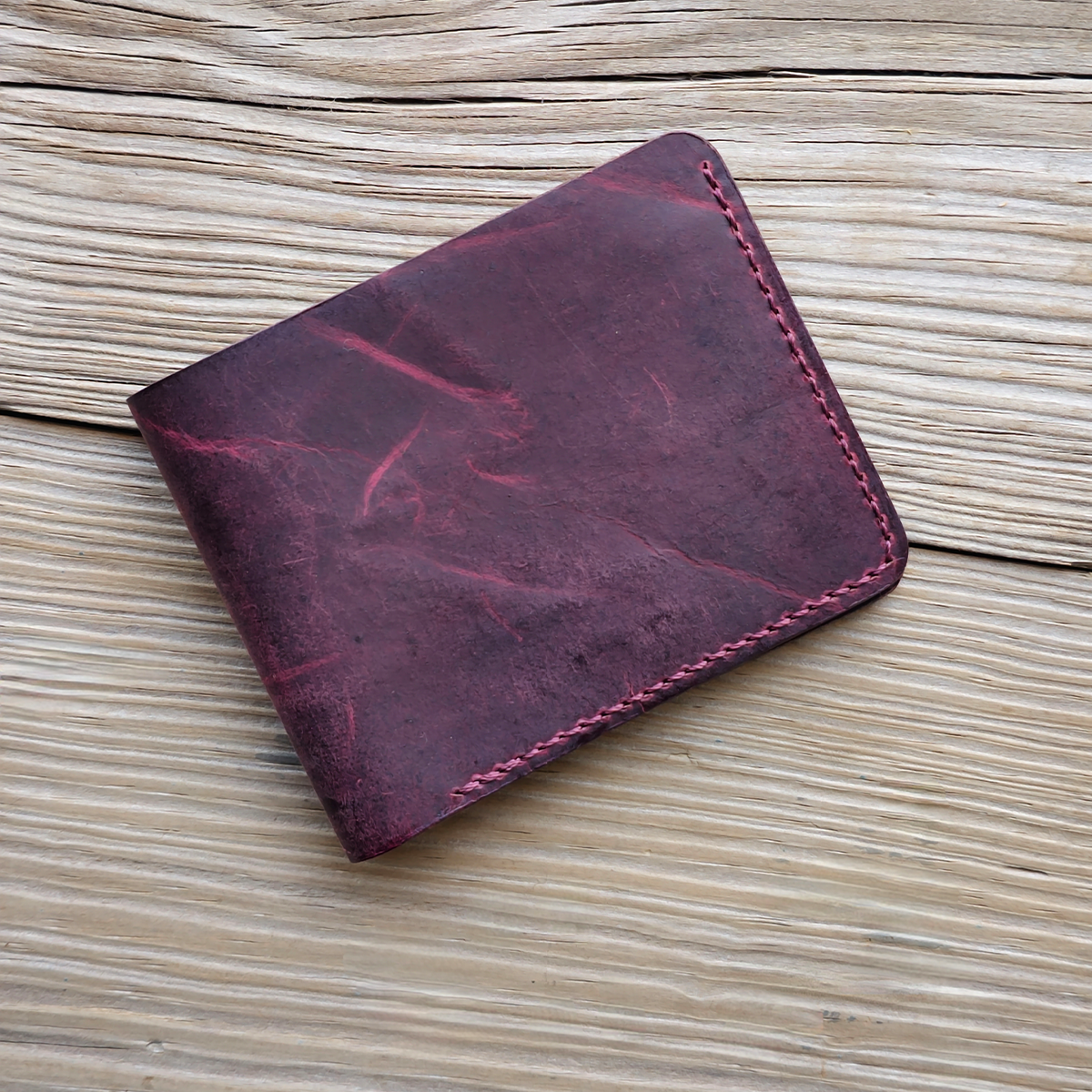 Nomad Bifold Lite – Slim, Smart & Timeless