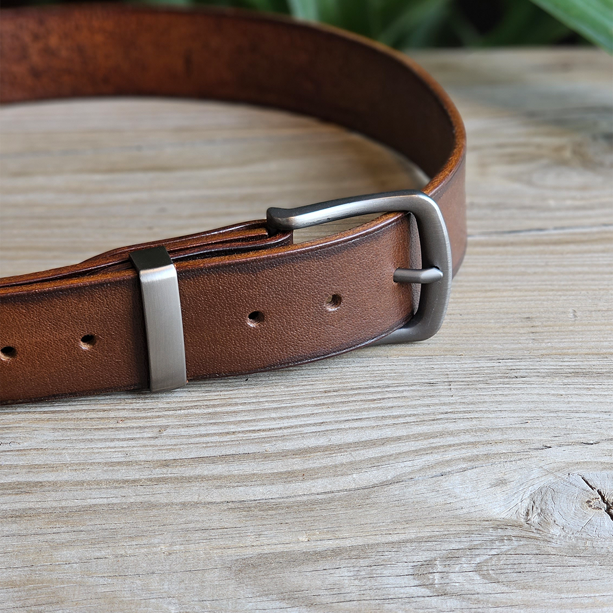 Handmade Full-Grain Veg Tanned Leather Belt – Built to Last
