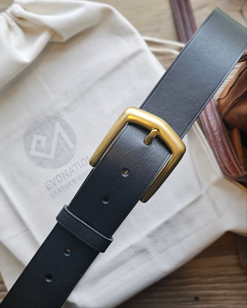 Solid Brass Buckle with fullgrain veg tanned highly finished leather belt in pakistan with 10 years warrent of hardware and belt breakability.