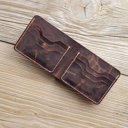 Nomad Bifold Lite – Slim, Smart & Timeless
