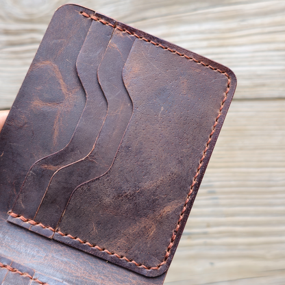 Nomad Bifold Lite – Slim, Smart & Timeless