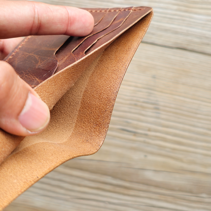 Nomad Bifold Lite – Slim, Smart & Timeless