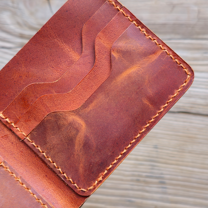 Nomad Bifold Lite – Slim, Smart & Timeless