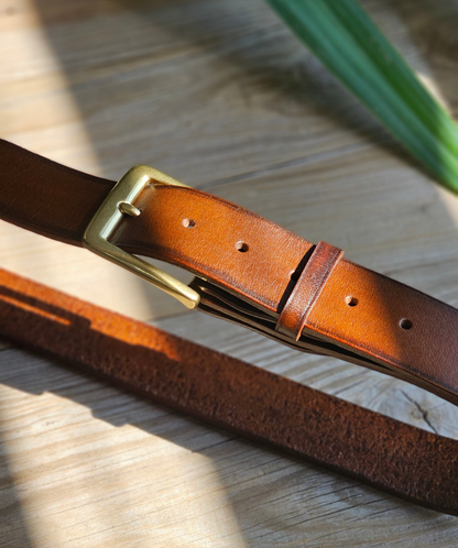 Solid Brass Buckle with fullgrain veg tanned highly finished leather belt in pakistan with 10 years warrent of hardware and belt breakability.